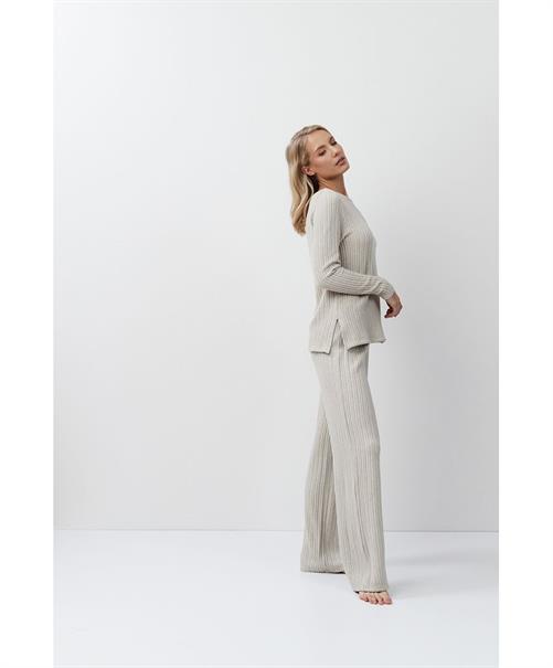 Aruelle Lounge Set Estelle