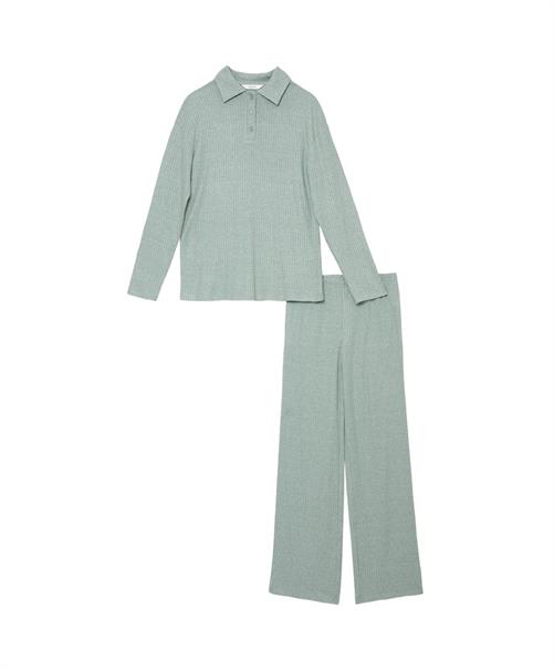 Aruelle Lounge Set Saige