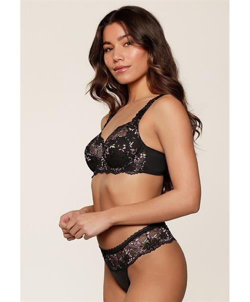 LingaDore String Daily