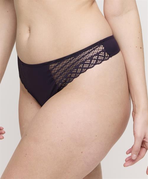 PrimaDonna Twist String East End