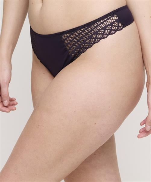 PrimaDonna Twist String East End