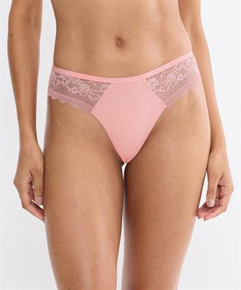 Triumph String Comfort Allure