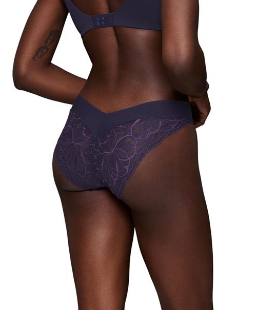 Triumph Tai Slip Body Make-Up Illusion Lace
